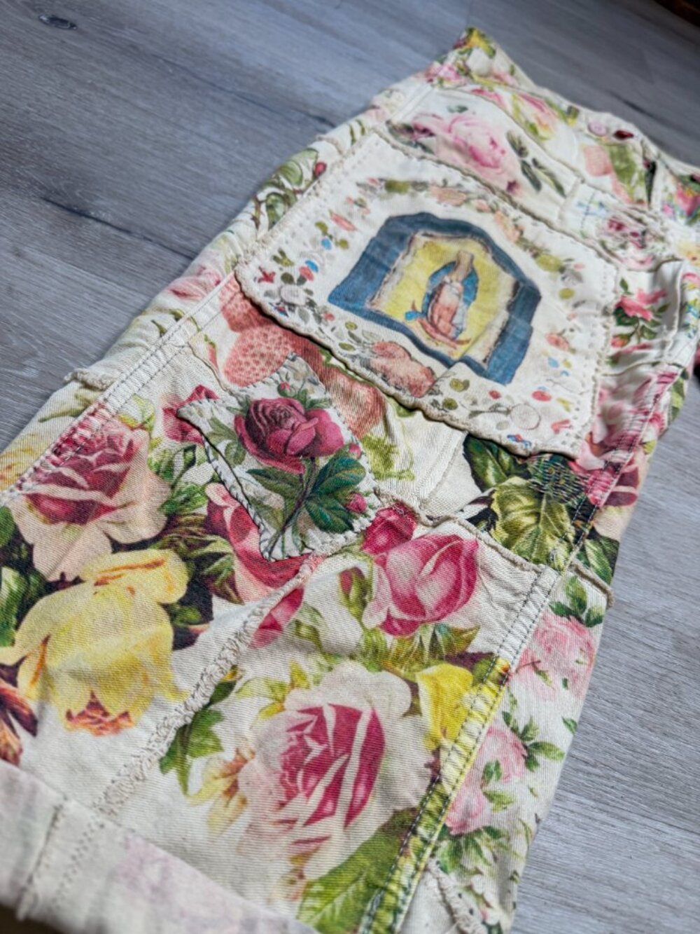 Magnolia Pearl Miner Pants Rare - Floral Patchwork - Picture 3 of 9